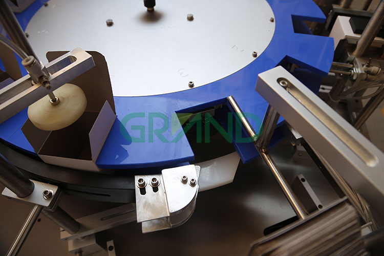 vertical cartoning machine Вертикальная картина картонирования05