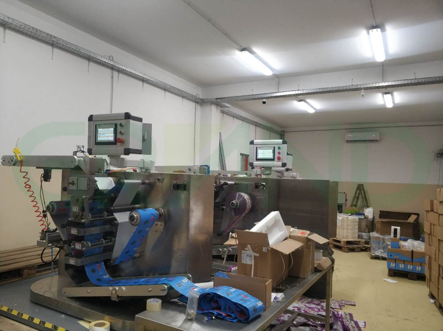 стрип -упаковочная машина