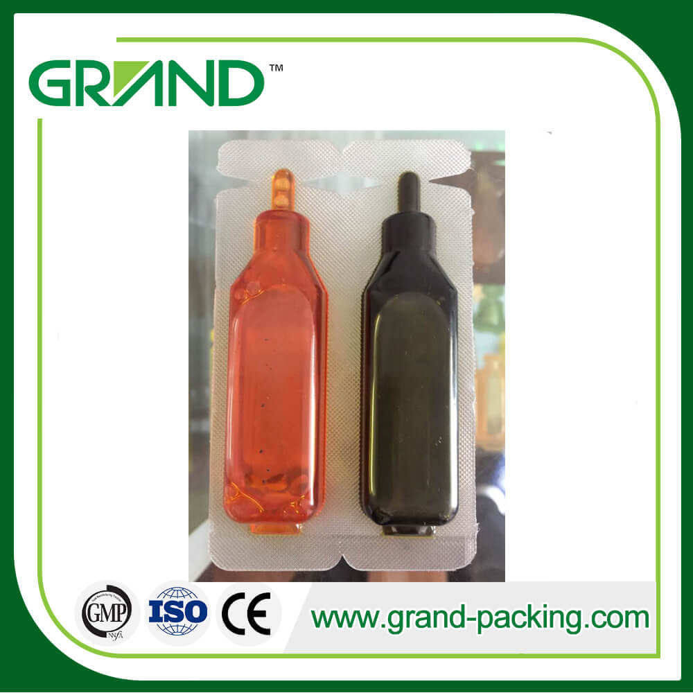 Пестициды/жидкие удобрения Автоматическая пластиковая ампула/бутылка, образуя заполнение и уплотнение 