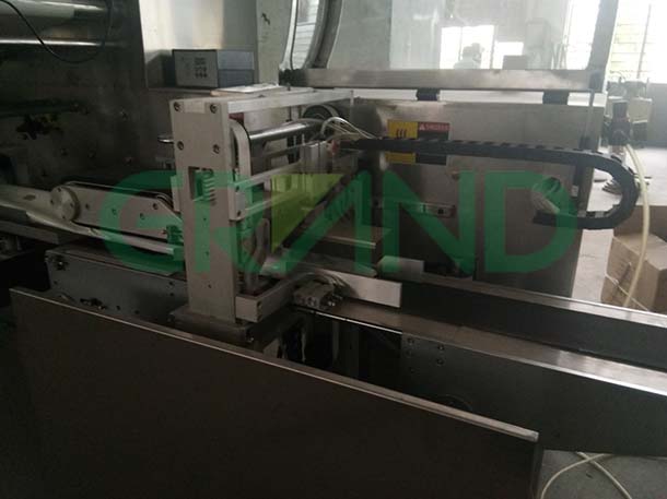 Влажные салфетки складывания и упаковочные детали