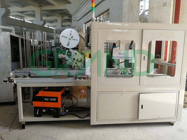 Мокрые салфетки складной и упаковочный аппарат