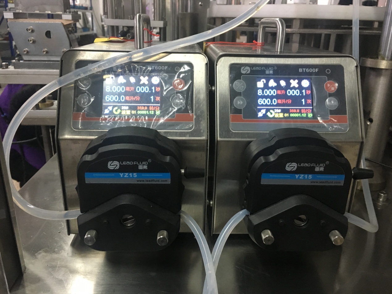 Дезинфицирующая алкогольная бутылка начинка и покрытие машины 04